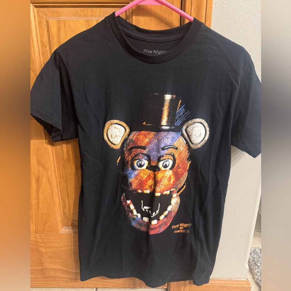 Five Nights at Freddy's Black Graphic T-Shirt. Adult Size Small